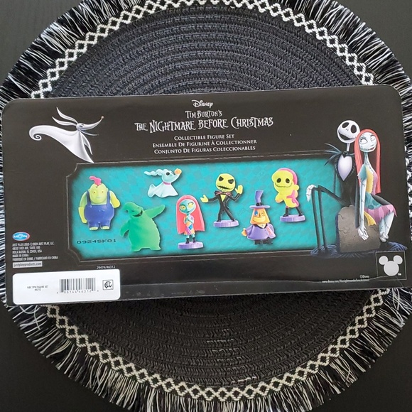 Collectable Figure Set - Picture 3 of 4